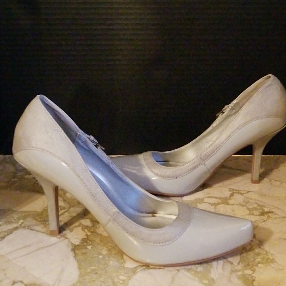 "VINTAGE GREY PUMPS"!!!